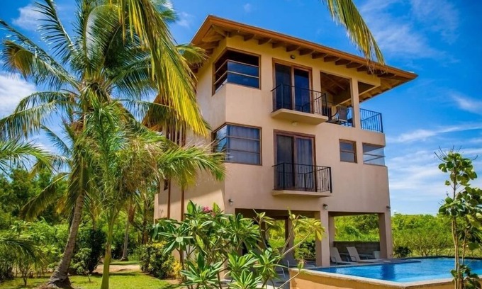Playa Negra Casa | 3 habitaciones, 2 baños con increíbles vistas al mar y piscina