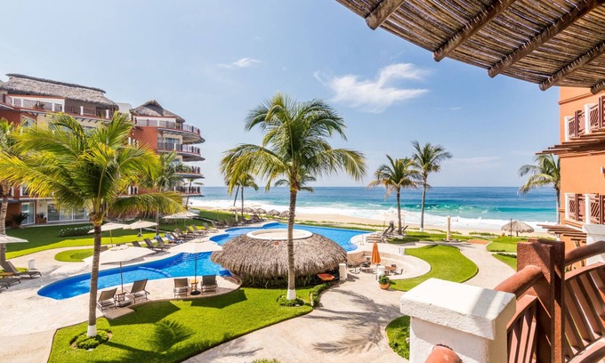 San Pedro Mixtepec Complejo | Ocean View 3 Bedroom Residence with Resort Amenities Steps from the Beach!