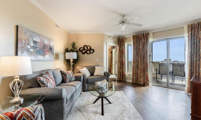 Arcadian Shores Apartamento | Ocean View 3 Bedroom Unit #1607 Royale Palms condo