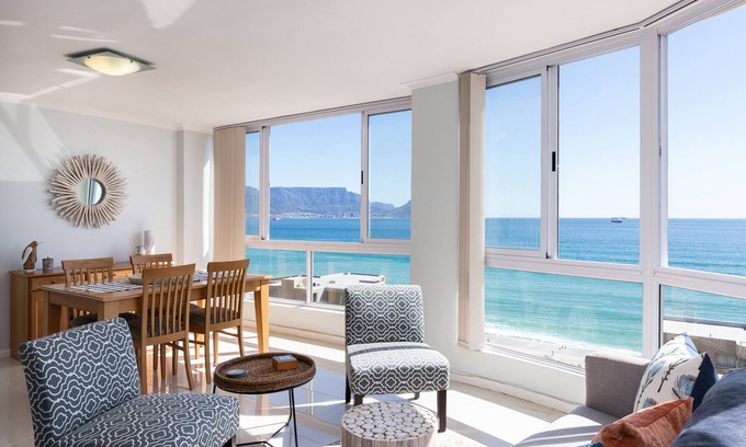 Bloubergstrand Apartamento | Ocean View A1101 by CTHA