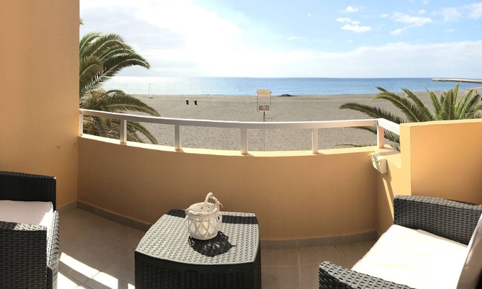 Gran Tarajal Apartamento | Apartamentos Ocean View.Primera línea de playa.Terraza vista al mar.Wifi.Parking