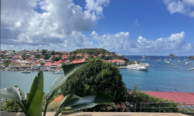 Corossol Apartamento | Ocean-view apartment in central Gustavia, St Barth; steps from the beach