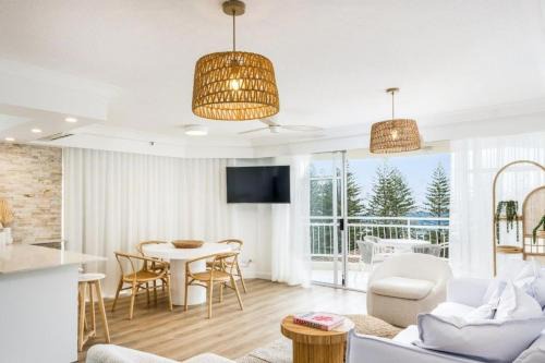 Burleigh Heads Apartamento | Ocean View Coastal Haven in Burleigh Heads