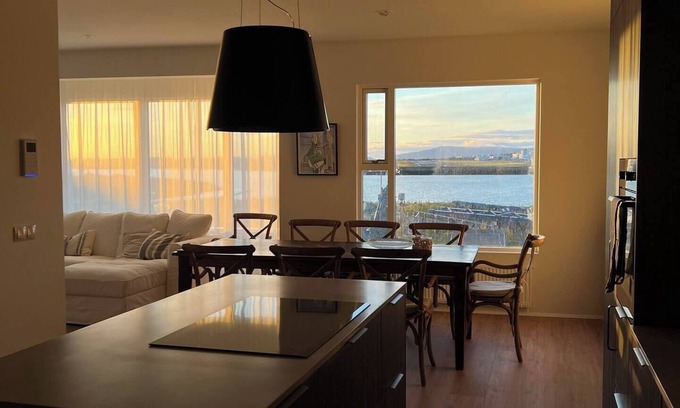 Reykjavik Apartamento | Ocean view condo next to Sky Lagoon