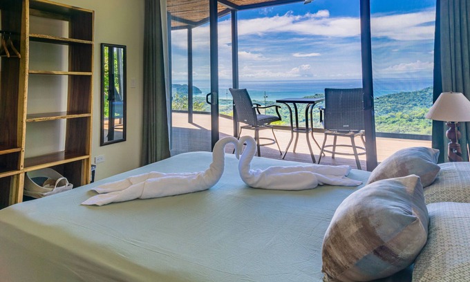 Santa Barbara Casa | Ocean view with infinity pool - 5 mins to Carrillo!