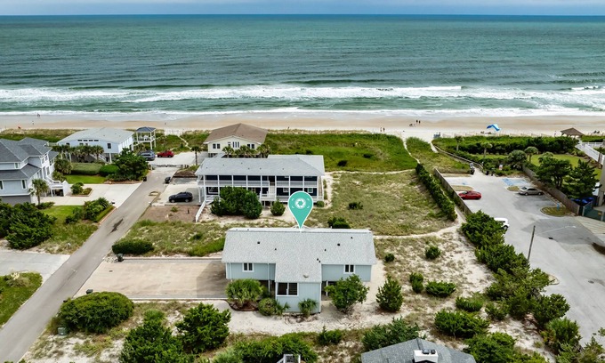 Shell Island Casa | Duplex con vista al mar a solo pasos de la playa!