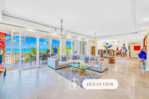 Islamorada Apartamento | Ocean View Duplex Penthouse Retreat amenities: tennis court heated Pool Vista Key One
