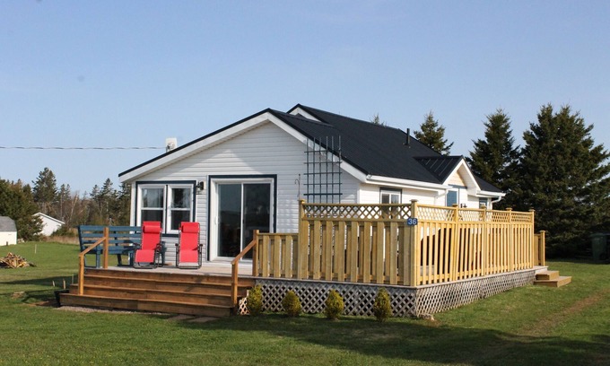 Tryon Cabaña | Ocean View Family Friendly Cottage