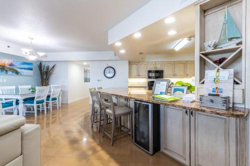 New Smyrna Beach Apartamento | Ocean View Family Penthouse