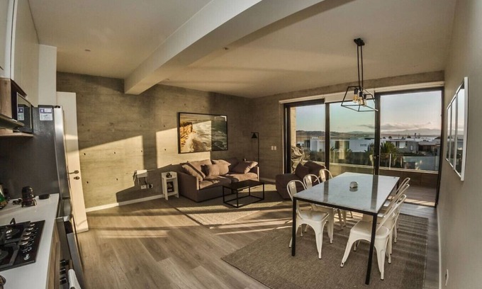 Pisco Apartamento | Ocean View Family Apartment with Service Room, 5min from the National Reserve