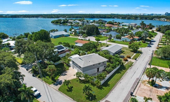 St. Petersburg Casa | Ocean view from the Balcony ! Close to downtown and beaches