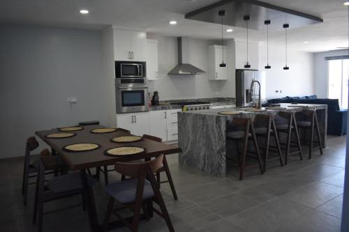 Primo Tapia Casa | Ocean View Home Mision Viejo KM50 Gated Security