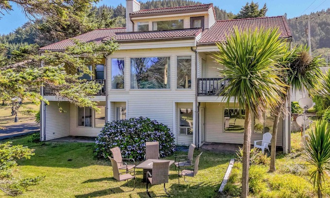 Yachats Casa | Ocean View Home, Sauna Includes Resort Amenities: Beach Access, Indoor Pool, Res