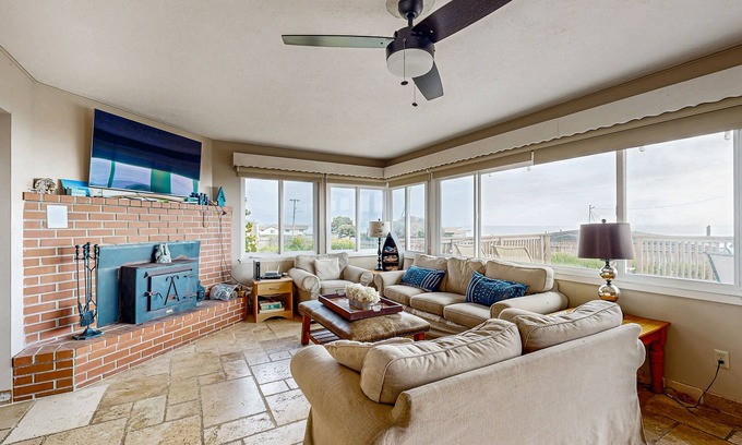 Bodega Bay Casa | Ocean View Home w/ Private Hot Tub, Wood Stove, Large Deck & Yard - 2 Dogs OK