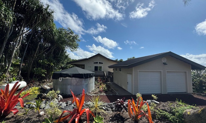 Kehena Beach Estates Casa | Ocean View House with Balcony. Walking Distance to the beach
