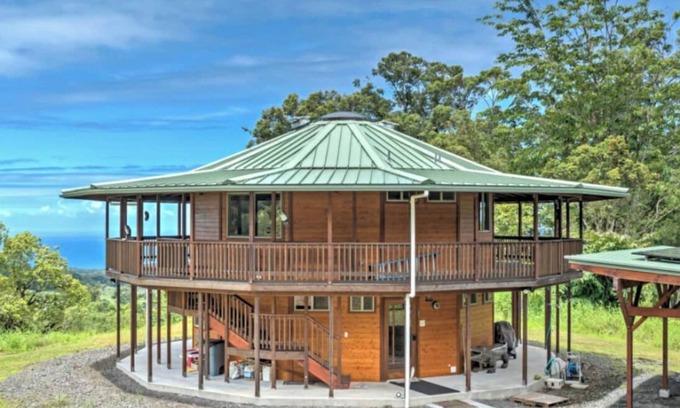 Honomu Casa | Ocean View Mountain Home by Akaka Falls
