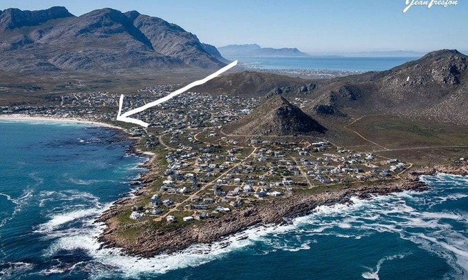 Pringle Bay Apartamento | Ocean View Penthouse at 82 Steps to the Beach