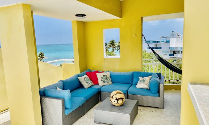 Mediania Alta Apartamento | Penthouse vista al mar, acceso a la playa. Hermoso apartamento en azotea privada