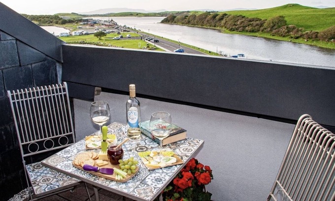 Westport Apartamento | Ocean View Penthouse, The Harbour Mill, Westport