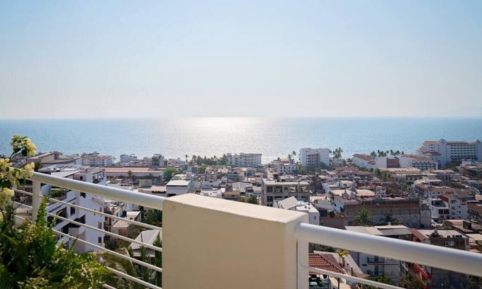 Lázaro Cárdenas Condominio | Ocean View Puerto Vallarta Penthouse