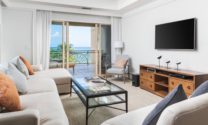 Seven Mile Beach Condominio | Ocean View Residence 403 Located at The Ritz-carlton by Redawning