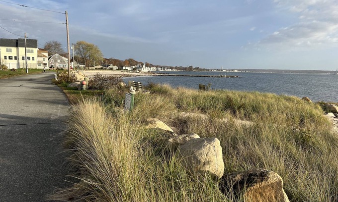 Niantic Casa | Ocean View Steps to water
