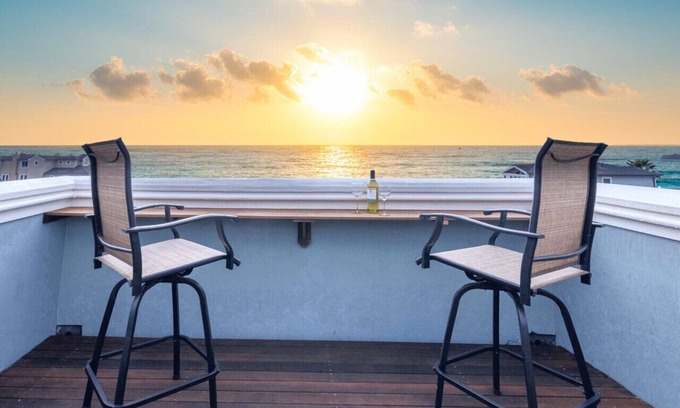 El Granada Casa | Ocean View & Steps to Beach - Miramar Home - Roof Deck, Coastal Trail, Restaurants, Activities