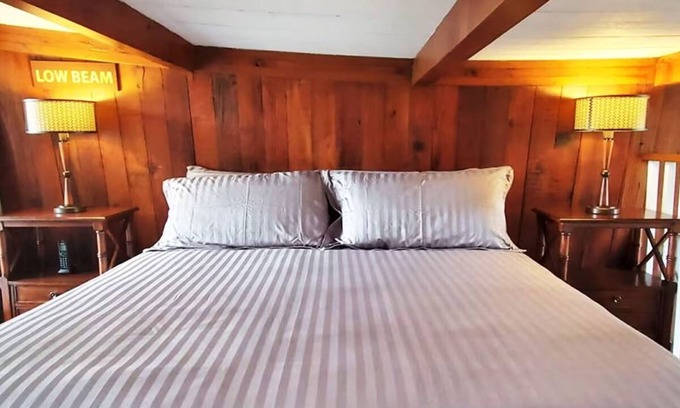Kaunakakai Casa | Ocean View Suite: with Seating Area and Balcony! Pet-friendly, Outdoor Pool!
