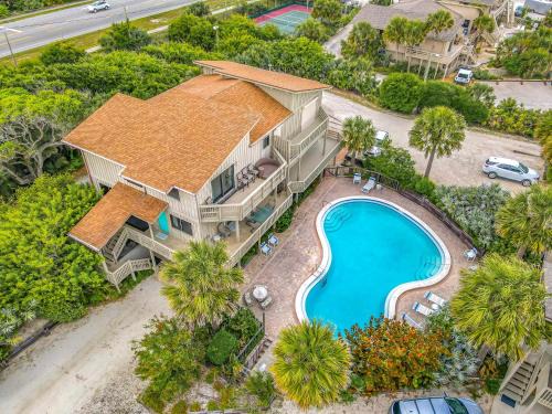 Sea Dunes Casa | Ocean view townhome overlooking pool - Car Free Beach - Sea Dune Green Turtle C-10