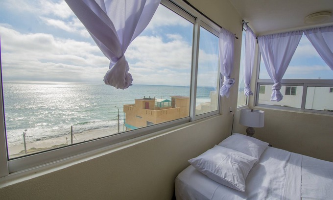 Costa Apartamento | Ocean-VIEW Two Story Condo on the beach