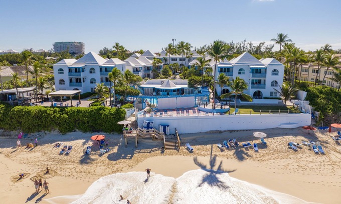 Paradise Island Villa | Ocean View Villa at Beautiful White Sand Beach - Free Parking & Wifi by RedAwning