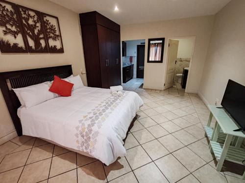 Port Edward Apartamento | Ocean View Villas F10