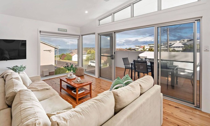 Boat Harbour Casa | Ocean views and stroll to beach from this beautiful renovated house