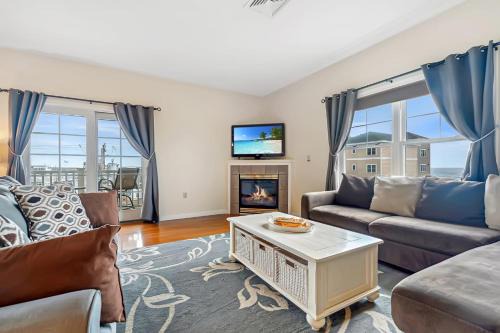Hampton Casa | Ocean Views Balcony K Street Penthouse #5