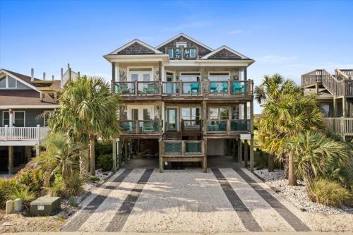 Ocean Isle Beach Casa | Ocean Views I Sleeps 12 I Walk to Beach I Pool