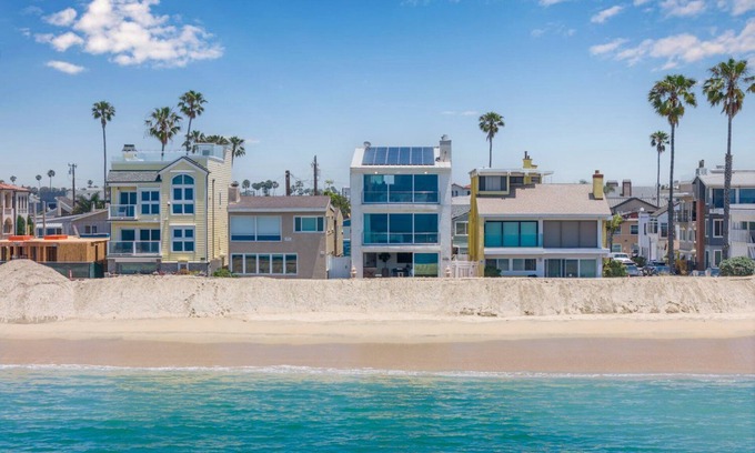 Peninsula Apartamento | Ocean Views in Long Beach