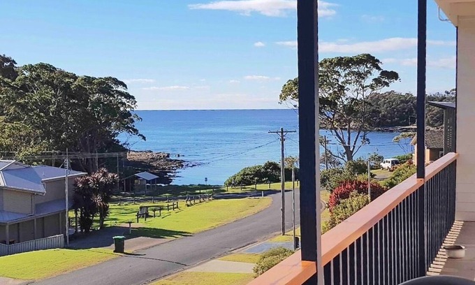 Malua Bay Casa | Ocean views of Pretty Bay Beach