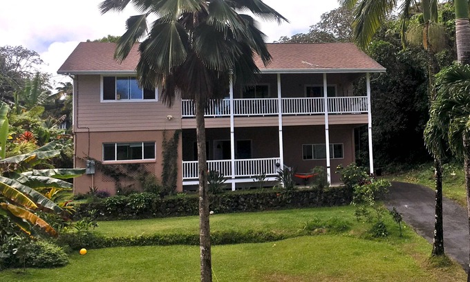 Kapoho Casa | Vistas al mar y vientos alisios; moderno, abierto de 4 dormitorios, 3 baños en barrio tranquilo