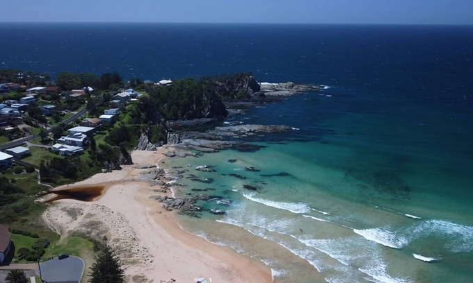 Malua Bay Casa | Ocean Views Walk to Malua Beach EV & Pet Friendly