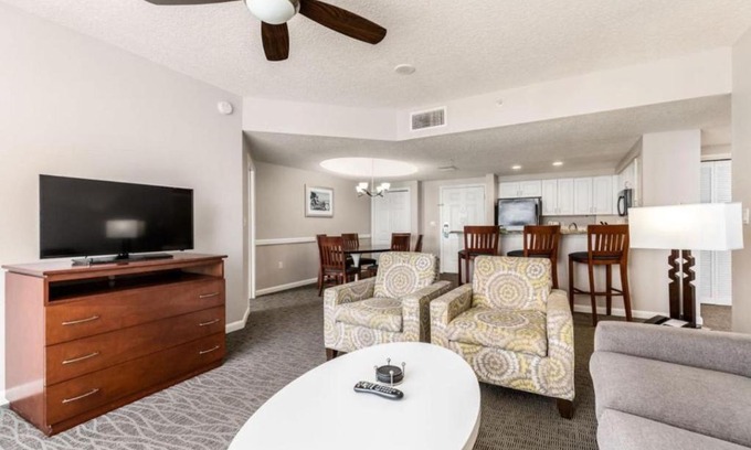 Daytona Beach Apartamento | Ocean Walk, Your Ideal 2BR Daytona Beachfront Condo Gem Getaway - Special Offer Now!