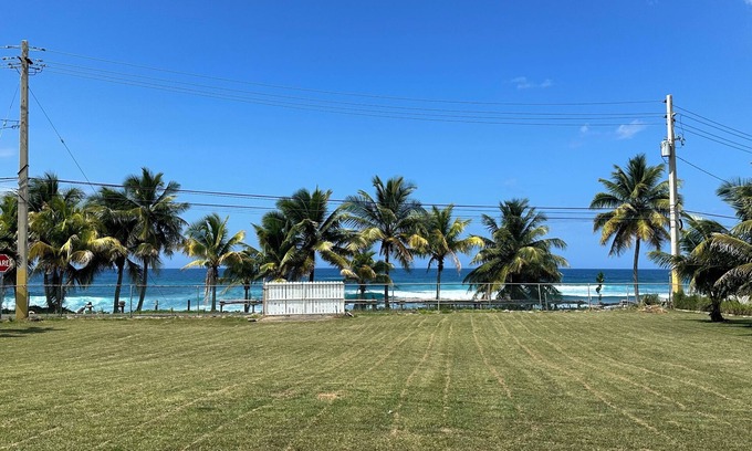 Islote Casa | OCEANFRONT 3-bedroom private with WiFi and AC in Cueva del Indio Arecibo