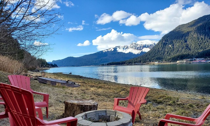 North Douglas Apartamento | Oceanfront Apartment with Firepit on the Beach