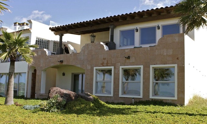 Primo Tapia Casa | Oceanfront Baja Beach House at K55 Surf Break