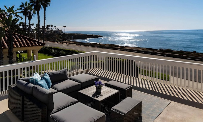 Sunset Cliffs Casa | Oceanfront Balcony Deck + Private Backyard + Prime Location | Sunset Cliffs
