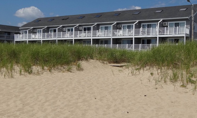 Old Orchard Beach Condominio | Oceanfront/Beachfront Condo on Old Orchard Beach