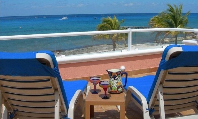 Costa Maya Villa | Oceanfront Beach House, excelentes vistas, cerca de los sitios de buceo!