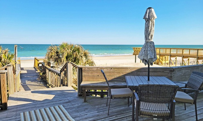Litchfield by the Sea Casa | Casa frente al mar en la playa, se admiten perros, gran solárium frente al mar y terraza para tomar el sol