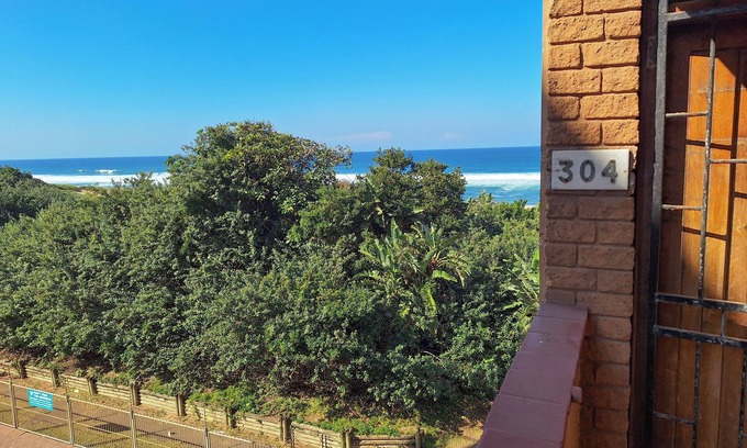 Amanzimtoti Apartamento | Oceanfront Bliss in Amanzimtoti