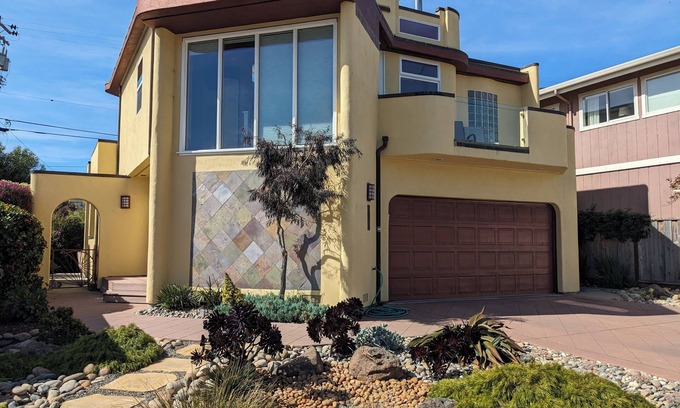 Aptos Casa | Oceanfront Bliss: Modern Family Retreat Steps from Seacliff Beach – Book Now!