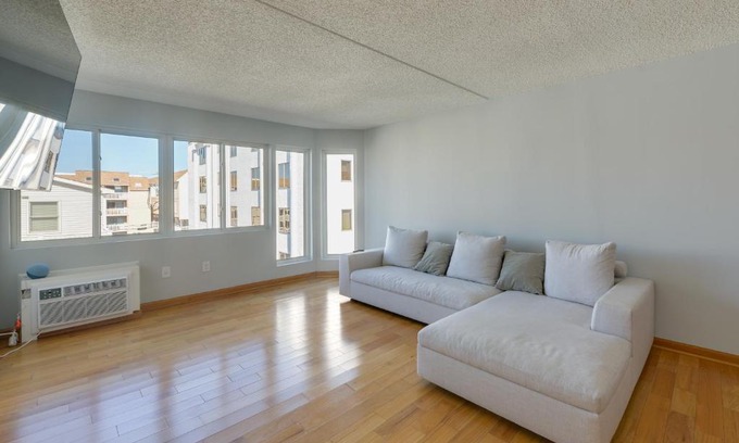 Southend Apartamento | Oceanfront Brigantine Condo with Community Pool!